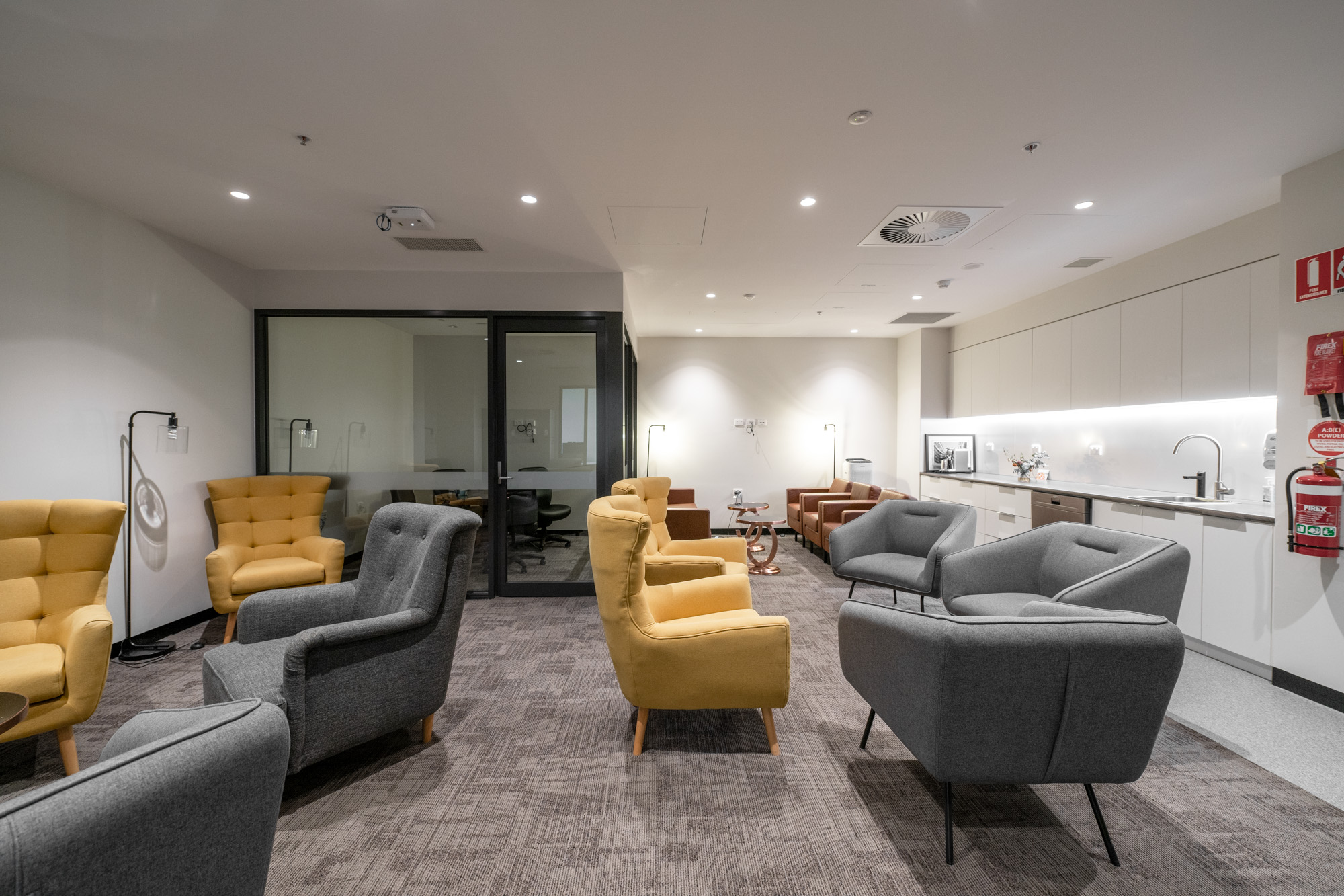 Visual Reference: Royal Melbourne Hospital Opd Transit Lounge
